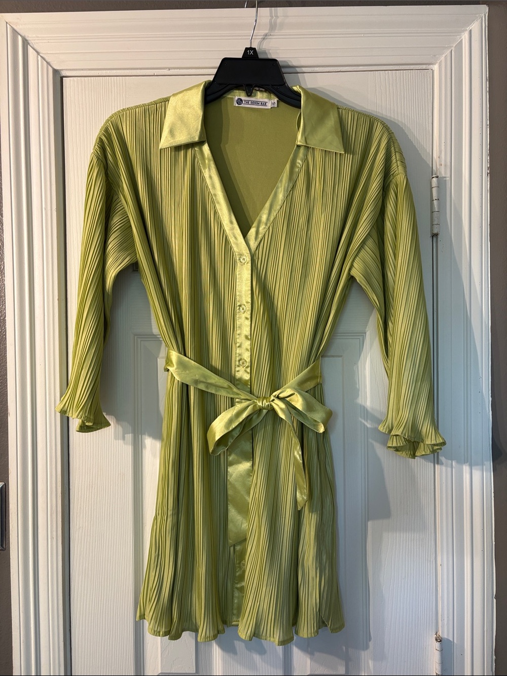 Lime Green Pleated Satin-Collar Shirt Dress with Waist Tie Size Small NEW